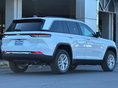 New 2025 Jeep Grand Cherokee Laredo X w/ Luxury Tech Group I image 4