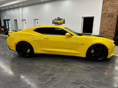Used 2016 Chevrolet Camaro SS image 4