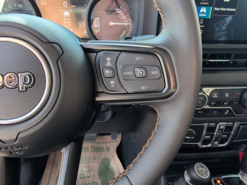 Used 2024 Jeep Wrangler Unlimited w/ Convenience Group AWD/4WD image 26