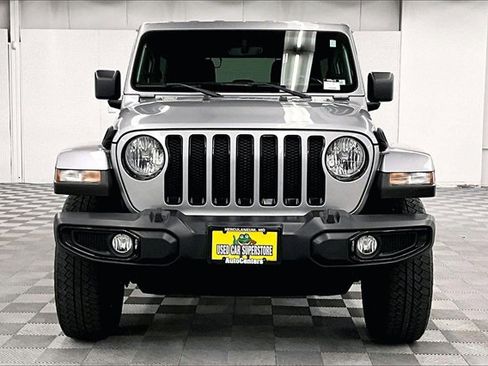 Used 2021 Jeep Wrangler Unlimited Sahara image 3