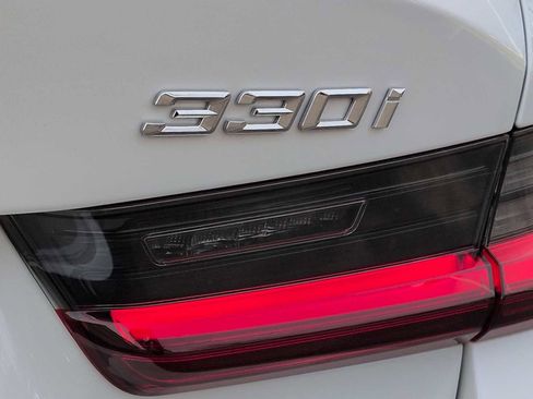 Used 2025 BMW 330i xDrive Sedan w/ Convenience Package image 13