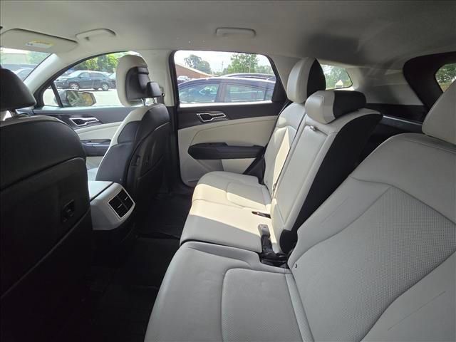 Certified 2024 Kia Sportage EX FWD image 5