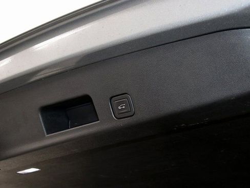 Certified 2024 Chevrolet Traverse LT image 33