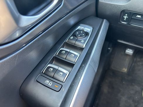 Certified 2022 Kia Sorento S image 21