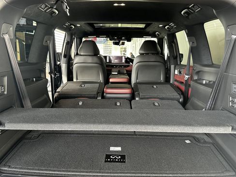 New 2026 INFINITI QX80 Autograph w/ Premium Cargo Package image 8