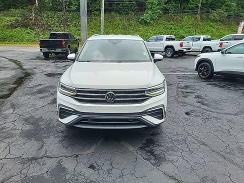 Used 2022 Volkswagen Tiguan SE AWD/4WD image 3