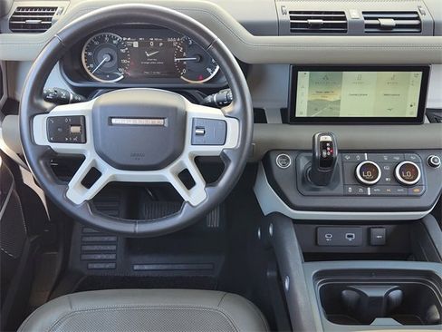 Used 2023 Land Rover Defender 110 SE image 27