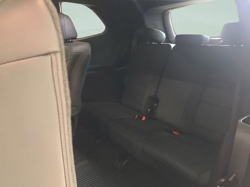 Used 2025 GMC Acadia AT4 w/ Luxury Package AWD/4WD image 9