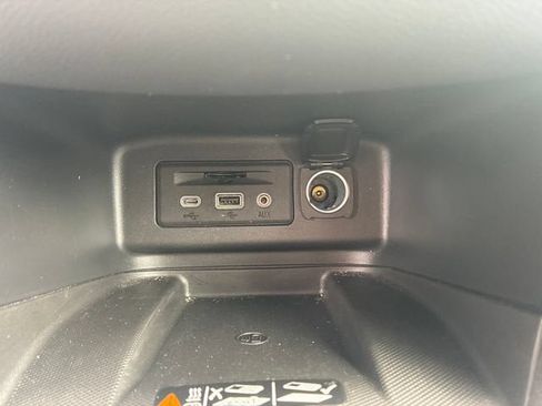 Used 2021 Chevrolet Equinox Premier AWD/4WD image 28