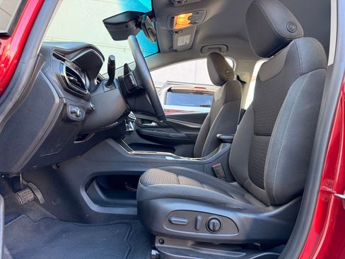 Used 2022 Chevrolet Bolt LT image 9