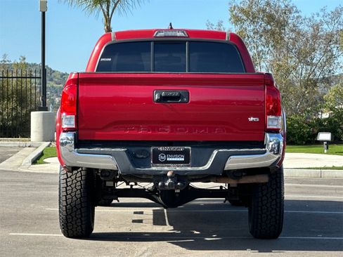 Used 2016 Toyota Tacoma SR5 image 4