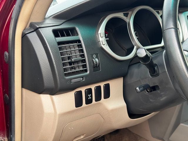 Used 2005 Toyota 4Runner SR5 AWD/4WD image 9