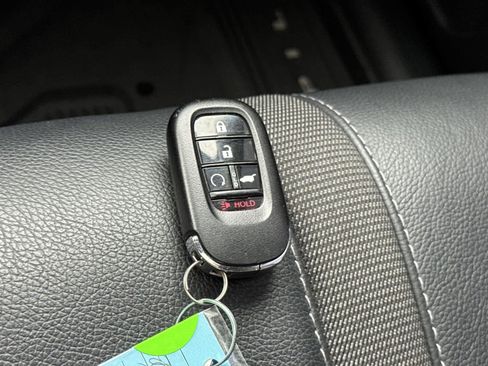 Used 2025 Honda Pilot Touring image 31