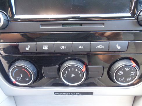 Used 2013 Volkswagen Passat 2.5 SE image 20