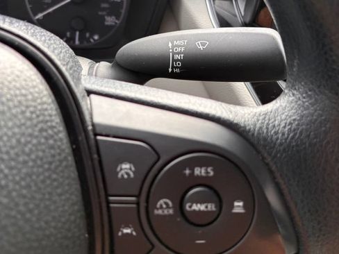 Used 2025 Toyota Corolla Cross L FWD image 31
