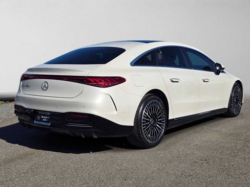 Used 2022 Mercedes-Benz EQS 450+ Sedan image 3