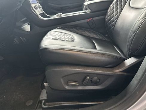 Certified 2024 Ford Edge Titanium AWD/4WD image 13