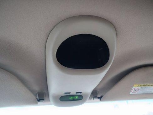 Used 2000 Ford F250 Lariat image 12