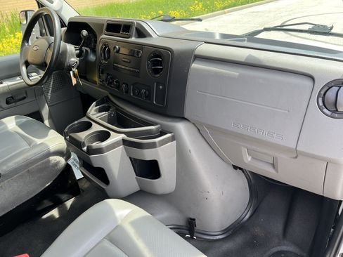 Used 2013 Ford E-250 and Econoline 250 Extended w/ PWR Group RWD image 17