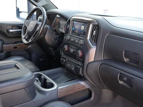 Used 2020 Chevrolet Silverado 2500 High Country AWD/4WD image 17