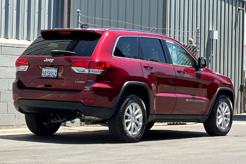 Used 2022 Jeep Grand Cherokee Laredo E RWD image 4