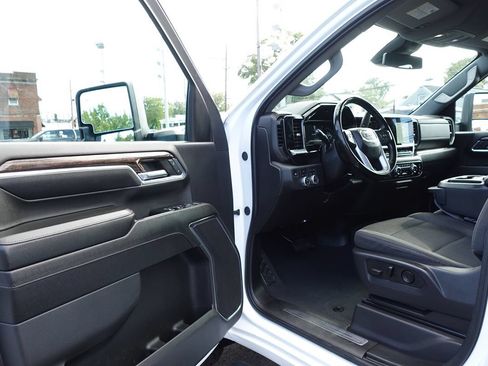 Used 2024 GMC Sierra 3500 SLE AWD/4WD image 14