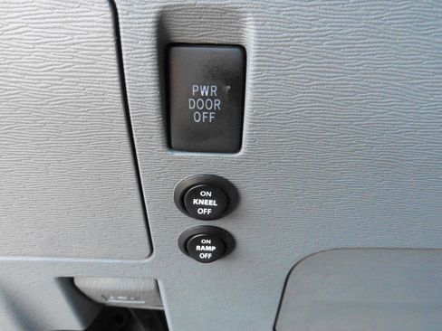 Used 2014 Toyota Sienna XLE FWD image 14