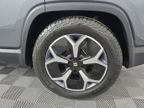 Used 2024 Rivian R1S Adventure AWD/4WD image 10
