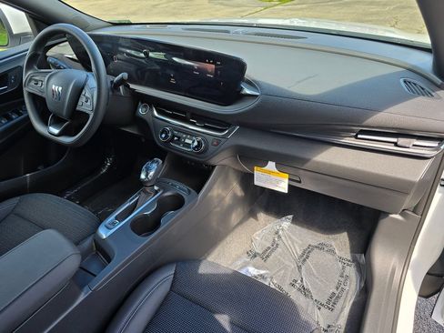 New 2026 Buick Envista Preferred FWD image 27