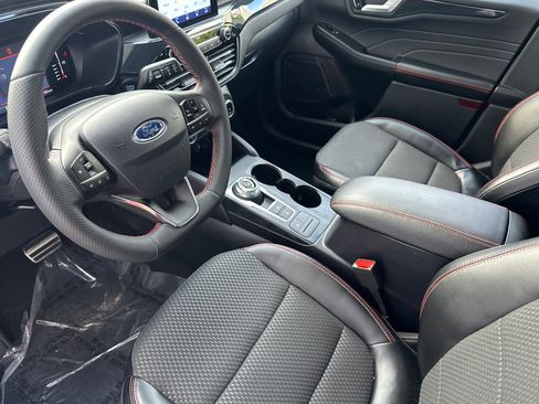 Used 2023 Ford Escape ST-Line w/ Equipment Group 301A image 4