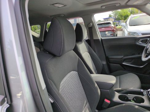 Used 2024 Kia Soul EX FWD image 31