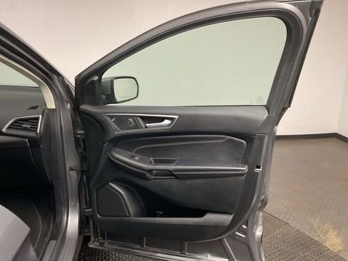 Used 2024 Ford Edge Titanium image 25