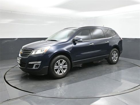 Used 2017 Chevrolet Traverse LT image 34