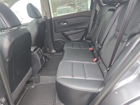 Used 2023 Nissan Rogue SV w/ SV Premium Package image 35