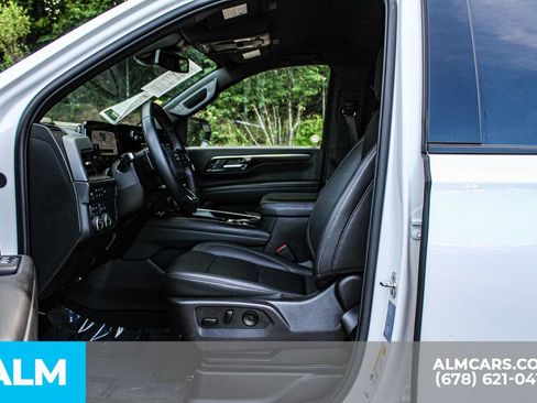 Used 2025 Chevrolet Suburban Z71 AWD/4WD image 17