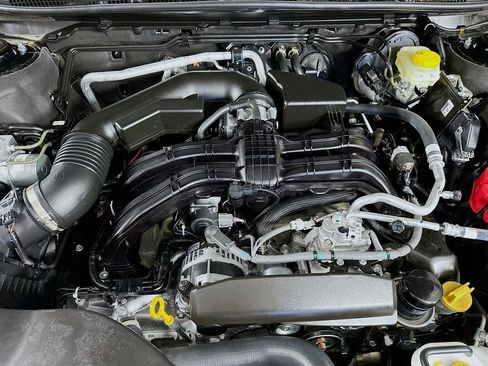 Used 2025 Subaru Outback Premium w/ Popular Package #1A image 35