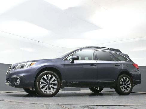 Used 2016 Subaru Outback 2.5i Limited AWD/4WD image 21