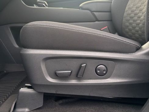 Used 2024 Nissan Pathfinder SV image 22