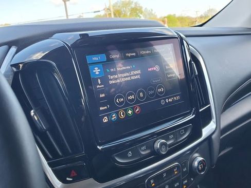 Certified 2021 Chevrolet Traverse LT FWD image 30