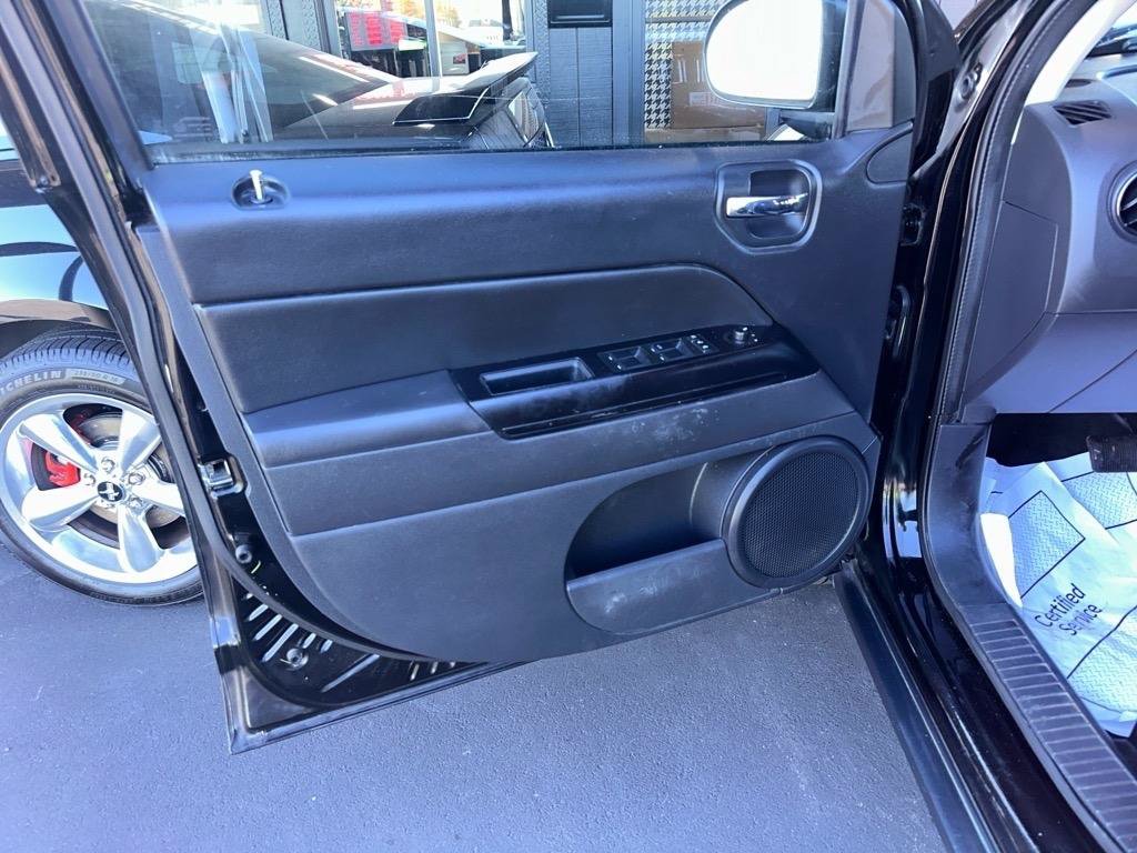 Used 2016 Jeep Compass Sport w/ Power Value Group AWD/4WD image 11