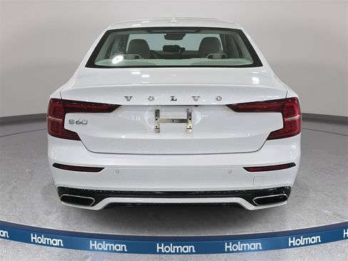 Used 2022 Volvo S60 T8 R-Design Expression w/ Premium Package image 5