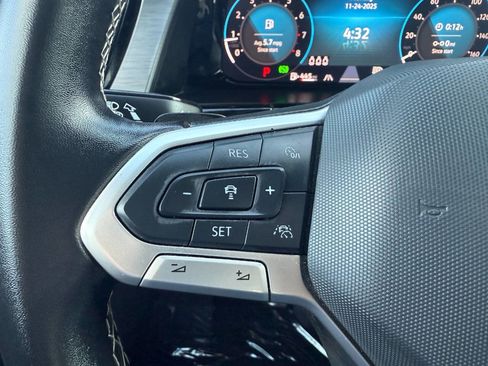 Used 2025 Volkswagen Atlas Cross Sport SE image 36