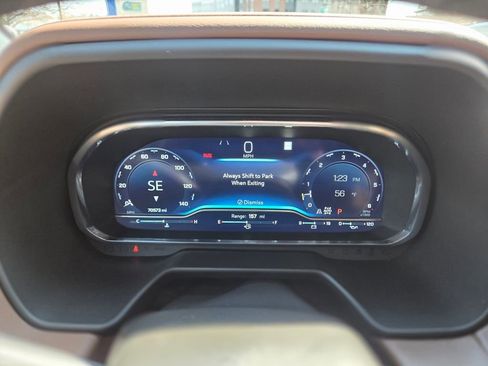 Used 2022 Chevrolet Tahoe High Country w/ Premium Package 2 AWD/4WD image 14