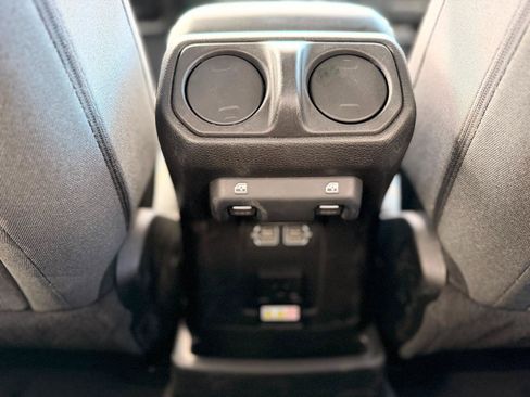 Used 2024 Jeep Wrangler Unlimited Sahara AWD/4WD image 23