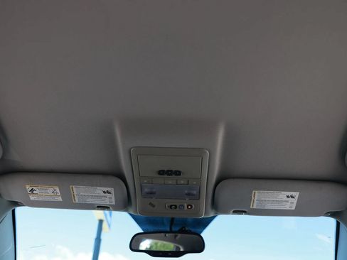 Used 2008 Saturn Vue XR w/ Premium Trim Package FWD image 25
