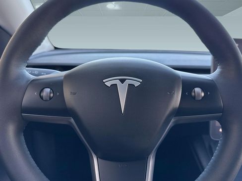 Used 2023 Tesla Model Y Long Range image 16