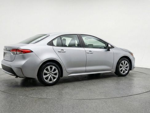 Used 2025 Toyota Corolla LE FWD image 9