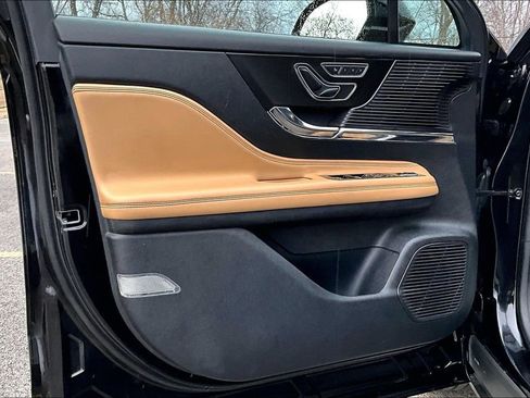 Used 2022 Lincoln Corsair Reserve w/ Elements Package image 22