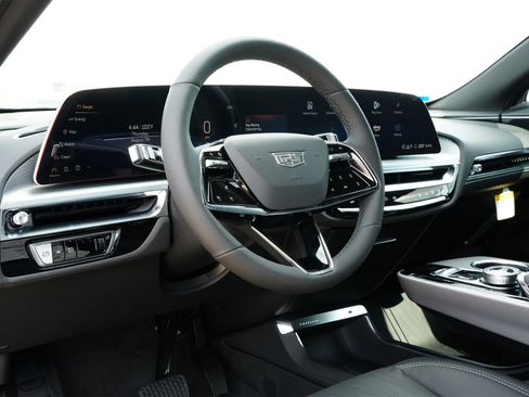 New 2025 Cadillac Lyriq Luxury image 16