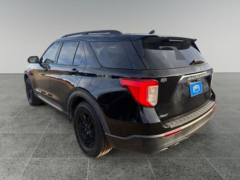 Used 2020 Ford Explorer XLT image 5